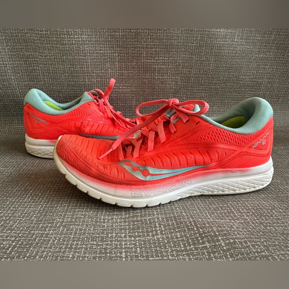Saucony Women's Kinvara 10 Coral Running Shoes Sneakers Sz 9 D Style S10467-4